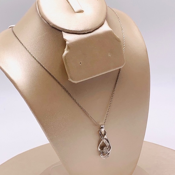 EUC Sterling Silver Double Infinity Loop Diamond - Picture 4 of 12